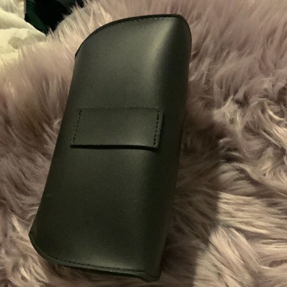 Ray-Ban Chromance Unisex Eyeglass Case.​ - Picture 5 of 6